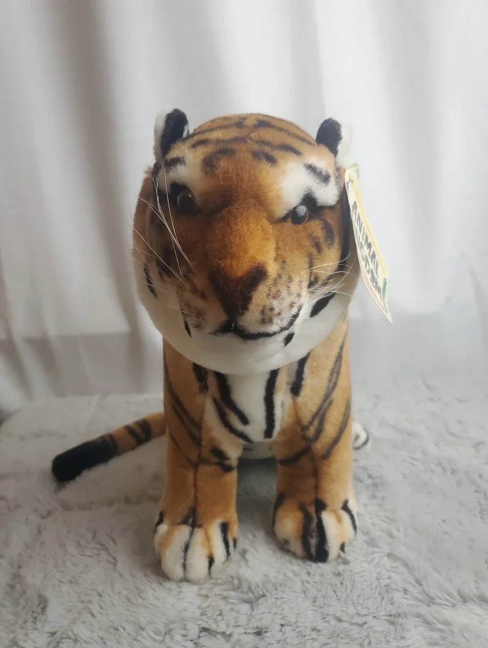 RARE HTF Vintage Realistic Animal Kingdom Sitting Tiger Approx 12” With Tag